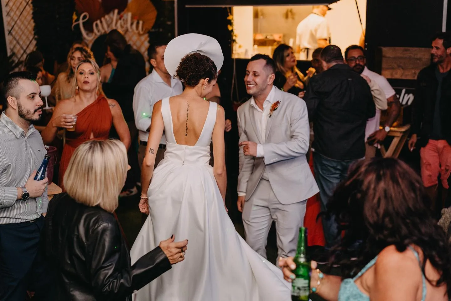 Recepção de festa com convidados